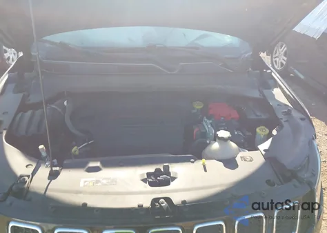 2019 Jeep Compass Limited 4X4 from USA, damaged, VIN 3C4NJDCBXKT679305